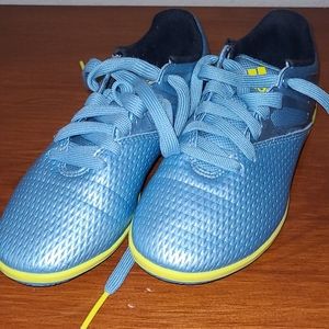 youth messi indoor soccer shoes
